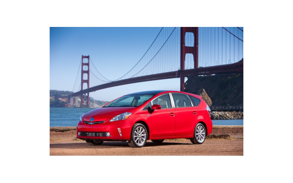 プリウスa にphv トヨタ 可能性を示唆 1枚目の写真 画像 レスポンス Response Jp