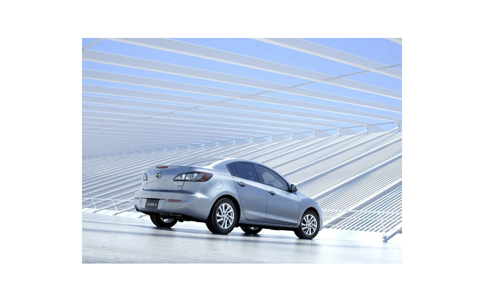 マツダ Facebookで低燃費 アクセラ を訴求 2枚目の写真 画像 レスポンス Response Jp