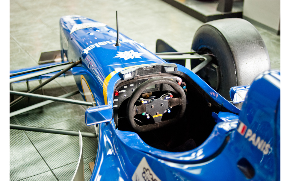写真蔵 無限エンジン搭載のf1マシンたち 16枚目の写真 画像 レスポンス Response Jp 写真蔵 無限エンジン搭載のf1マシンたち 16枚目の写真 画像 レスポンス Response Jp