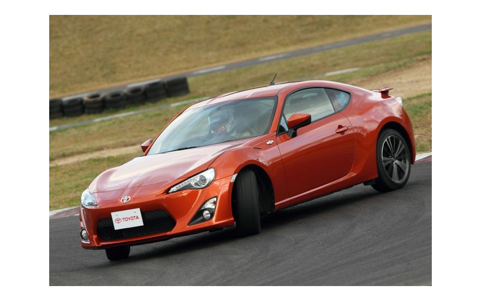 トヨタ ハチロク 実燃費が判明 12 3km リットル 1枚目の写真 画像 レスポンス Response Jp