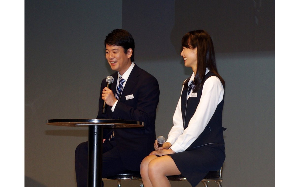 三菱 新型ミラージュ 発表 益子社長 乗って ミラージュ で決めポーズ 動画 4枚目の写真 画像 レスポンス Response Jp