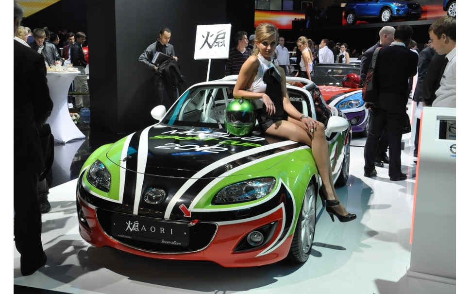 モスクワモーターショー12 マツダ6 世界初公開のブース 動画 6枚目の写真 画像 レスポンス Response Jp