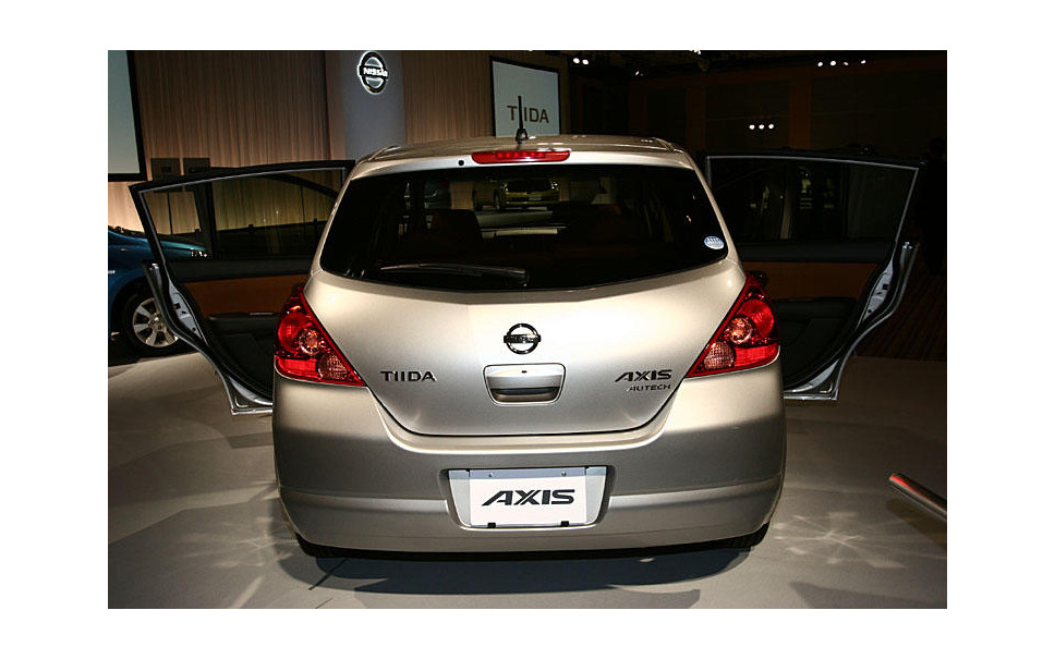 日産 ティーダ発表 ガソリン代を 節約する 3枚目の写真 画像 レスポンス Response Jp 日産 ティーダ発表 ガソリン代を 節約する 3枚目の写真 画像 レスポンス Response Jp