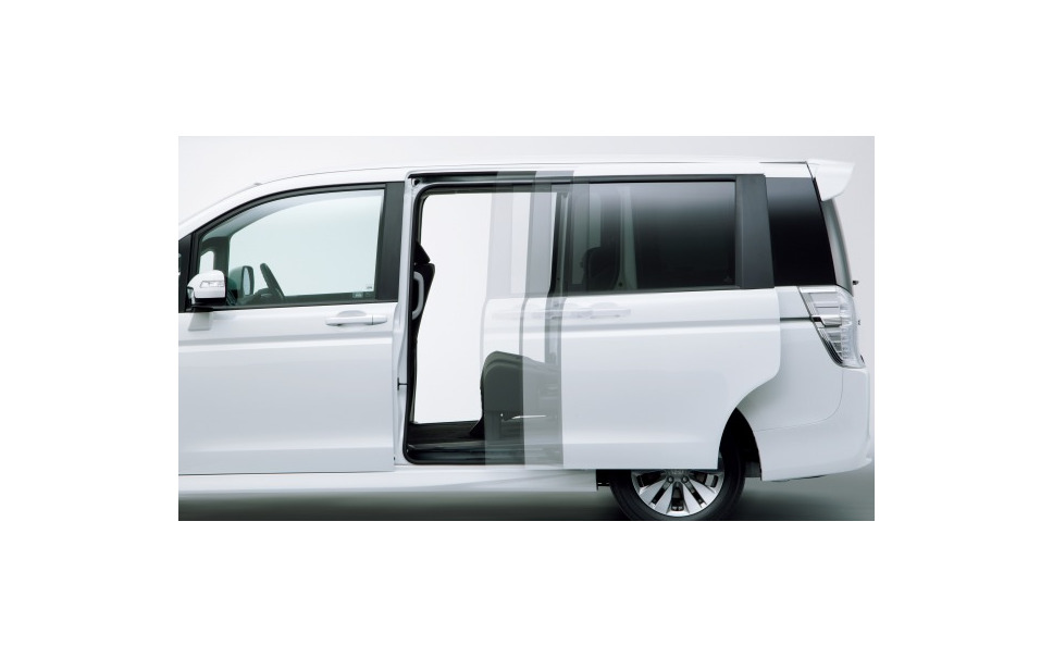 ホンダ ステップ ワゴン スパーダ に特別仕様 両側パワースライドドアを装備 2枚目の写真 画像 レスポンス Response Jp