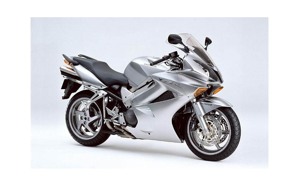 ホンダ Vfrに 勝利の赤 を設定 3枚目の写真 画像 レスポンス Response Jp ホンダ Vfrに 勝利の赤 を設定 3枚目の写真 画像 レスポンス Response Jp