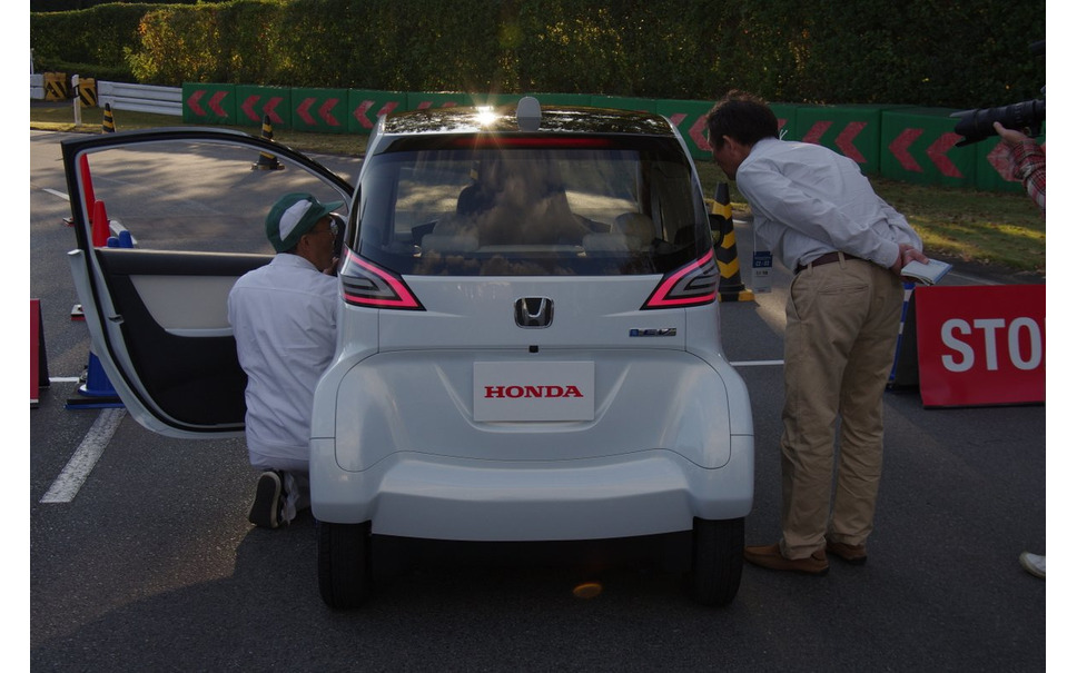 ホンダミーティング12 3人乗り超小型evはファントゥドライブ 5枚目の写真 画像 レスポンス Response Jp ホンダミーティング12 3人乗り超小型evはファントゥドライブ 5枚目の写真 画像 レスポンス Response Jp