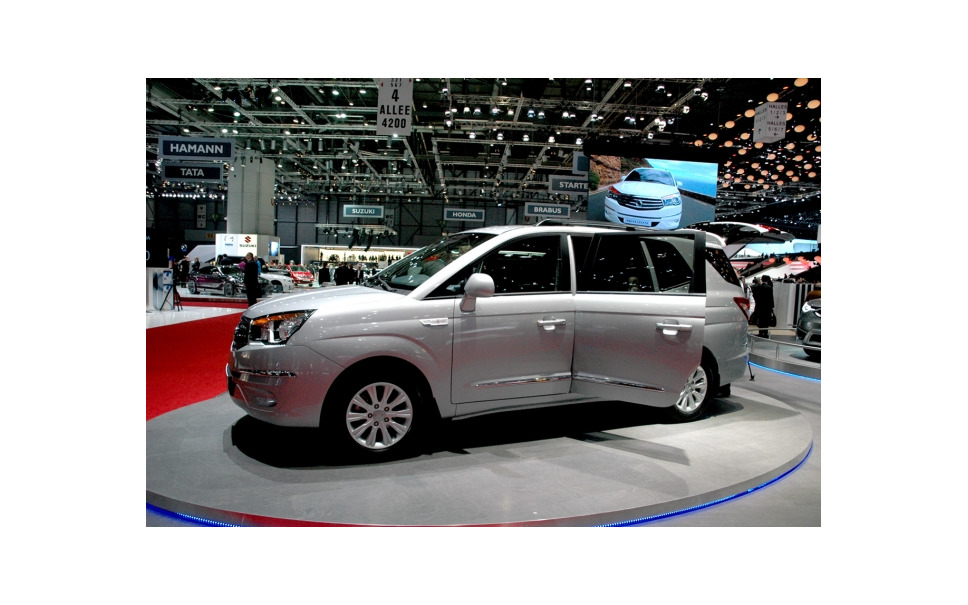 ジュネーブモーターショー13 韓国サンヨン ロディウス 新型を発表 大型ミニバン 6枚目の写真 画像 レスポンス Response Jp