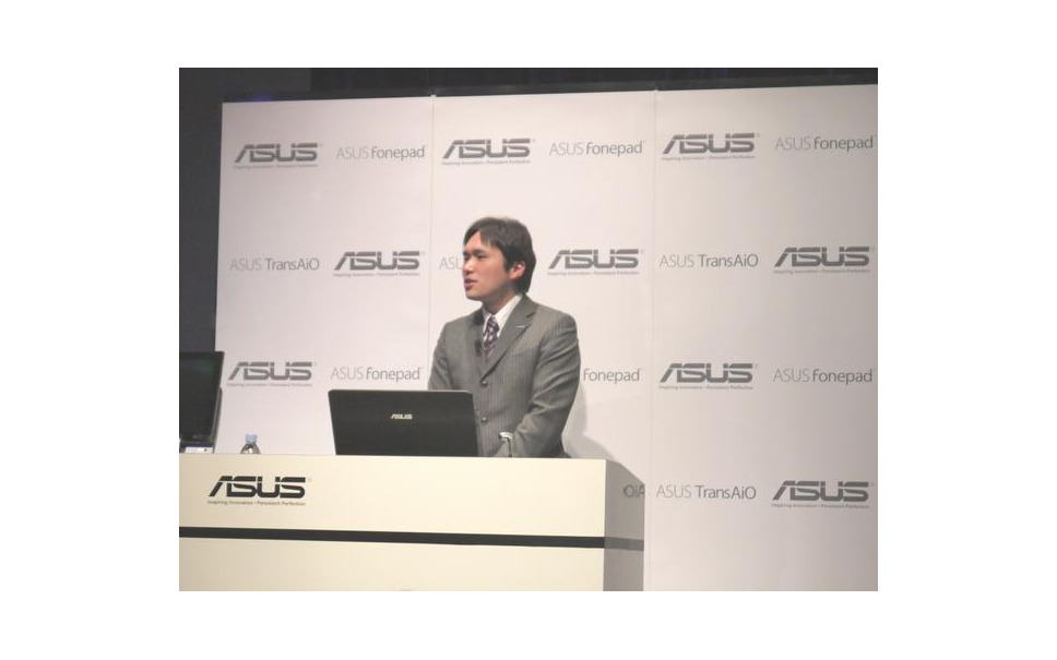 Asusの新世代デバイス Fonepad は1台で通話もタブレットも 3枚目の写真 画像 レスポンス Response Jp Asusの新世代デバイス Fonepad は1台で通話もタブレットも 3枚目の写真 画像 レスポンス Response Jp