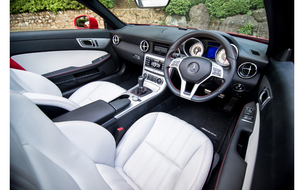 メルセデスベンツ Slk0 Mt 試乗 乗りやすい ことがいいとは限らない 諸星陽一 2枚目の写真 画像 レスポンス Response Jp メルセデスベンツ Slk0 Mt 試乗 乗りやすい ことがいいとは限らない 諸星陽一 2枚目の写真 画像 レスポンス Response Jp