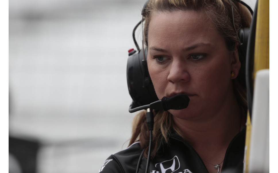 Indycar インディカーチームの共同オーナー サラ フィッシャー 母として妻として 2枚目の写真 画像 レスポンス Response Jp