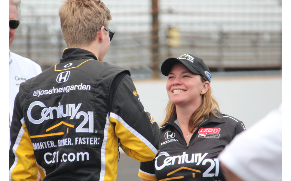 Indycar インディカーチームの共同オーナー サラ フィッシャー 母として妻として 3枚目の写真 画像 レスポンス Response Jp