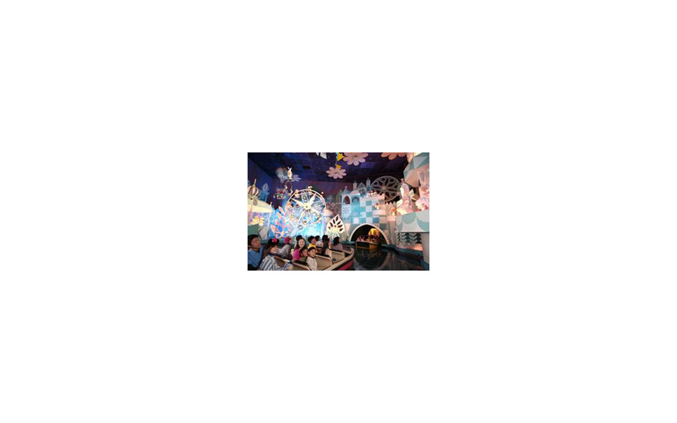 日本通運 東京ディズニーランド イッツ ア スモールワールド のスポンサーに 9月3日から 2枚目の写真 画像 レスポンス Response Jp