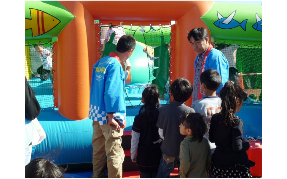 東洋ゴム 仙台工場でファミリー向けイベントを開催 10月12日 4枚目の写真 画像 レスポンス Response Jp 東洋ゴム 仙台工場でファミリー向けイベントを開催 10月12日 4枚目の写真 画像 レスポンス Response Jp
