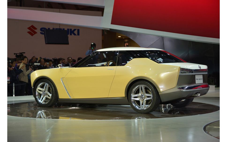 東京モーターショー13 日産 Idx Nismo ゴーン社長 歴代レーシングカーを彷彿させる 7枚目の写真 画像 レスポンス Response Jp 東京モーターショー13 日産 Idx Nismo ゴーン社長 歴代レーシングカーを彷彿させる 7枚目の写真 画像 レスポンス Response Jp