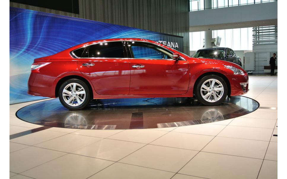 日産 ティアナ 発表 片桐副社長 ハイブリッドの投入も当然 検討している 6枚目の写真 画像 レスポンス Response Jp