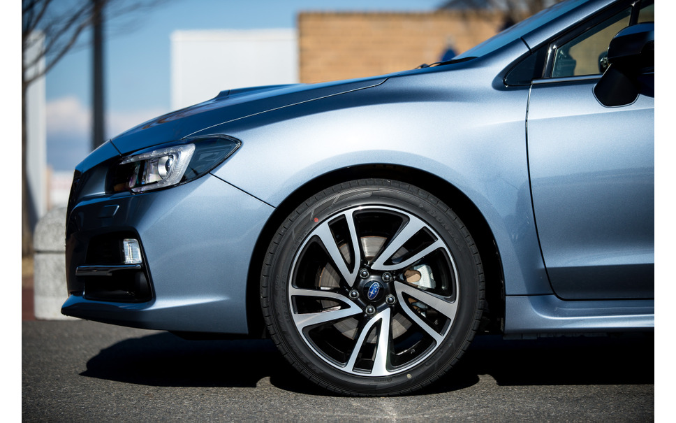 スバル レヴォーグ プロトタイプ 試乗 5人掛かりで背中を押される加速感 竹岡圭 13枚目の写真 画像 レスポンス Response Jp