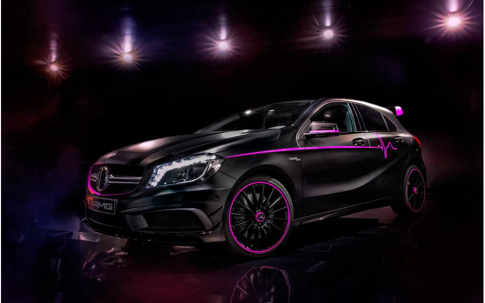 メルセデス 5 Amg にワンオフ エリカ ピンクのアクセント 3枚目の写真 画像 レスポンス Response Jp