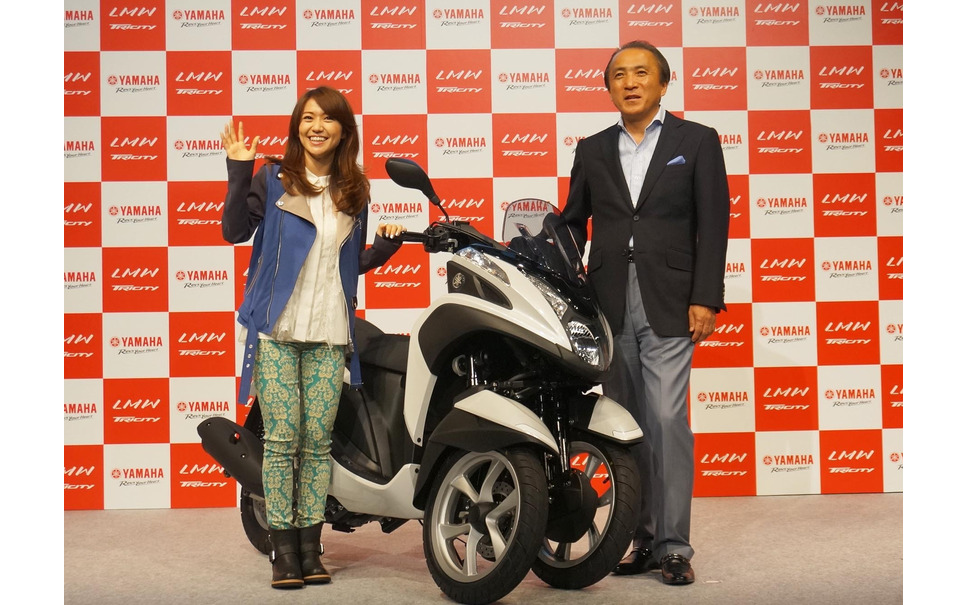 ヤマハ 初の三輪atバイク トリシティ 発売 35万6400円 小自二免許が必要 1枚目の写真 画像 レスポンス Response Jp
