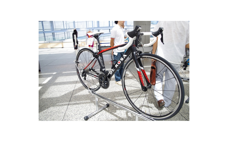デローザにu201c女性仕様u201d u2026身長150cmにも対応するフレームサイズ 3枚目の