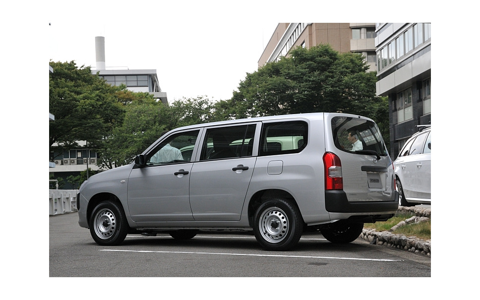 商用バン 徹底比較 トヨタ プロボックス サクシード Vs 日産 Ad Adエキスパート スペックから分かる違い 2枚目の写真 画像 レスポンス Response Jp