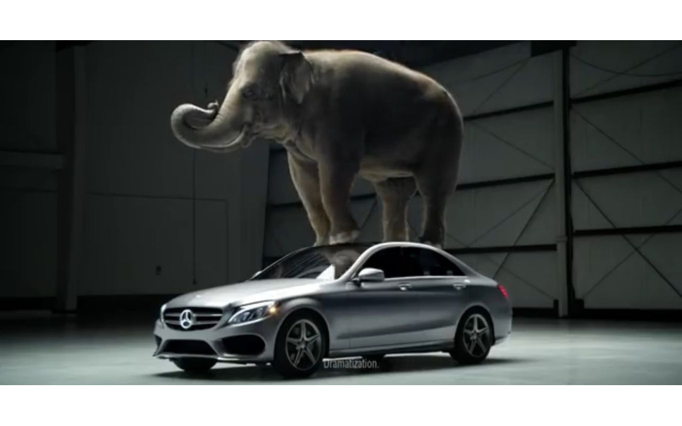 メルセデス Cクラス 新型 米国cm 象の重さにも耐える 動画 1枚目の写真 画像 レスポンス Response Jp