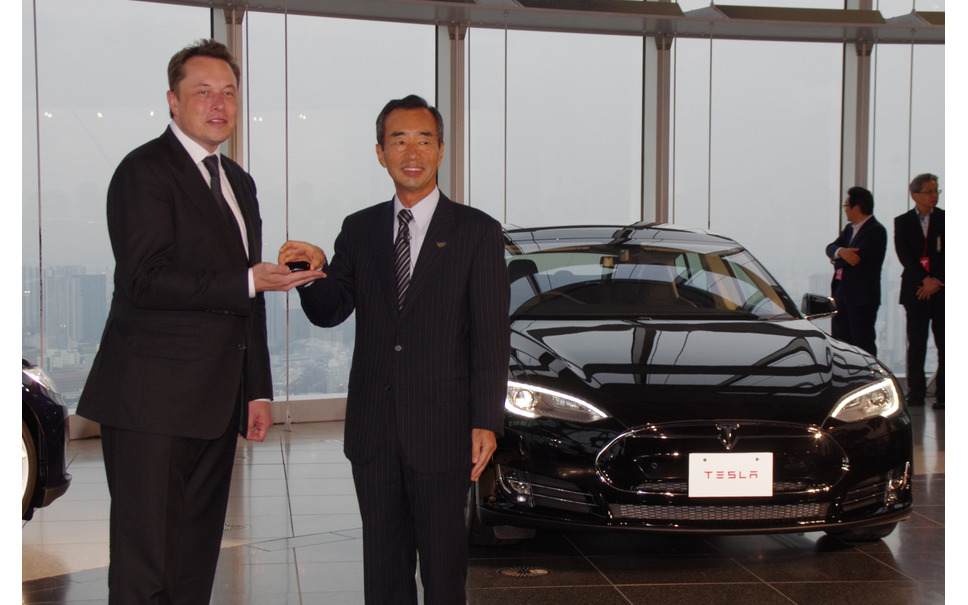 テスラ モデルs 日本納車開始 イーロン マスクceo 燃料電池に行くべきではない 2枚目の写真 画像 レスポンス Response Jp テスラ モデルs 日本納車開始 イーロン マスクceo 燃料電池に行くべきではない 2枚目の写真 画像 レスポンス Response Jp