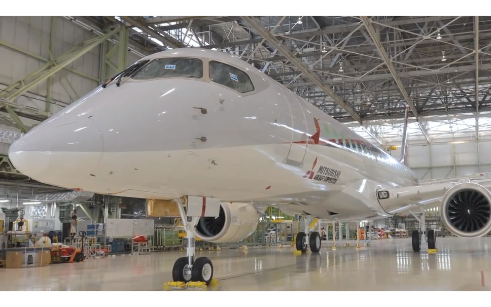 三菱航空機 Mrj ロールアウト 美しい飛行機は 性能も良い 歴史と開発風景 動画 1枚目の写真 画像 レスポンス Response Jp 三菱航空機 Mrj ロールアウト 美しい飛行機は 性能も良い 歴史と開発風景 動画 1枚目の写真 画像 レスポンス Response Jp