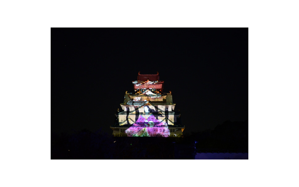 黄金の姿に大歓声 大阪城天守閣で3dプロジェクションマッピング 4枚目の写真 画像 レスポンス Response Jp 黄金の姿に大歓声 大阪城天守閣で3dプロジェクションマッピング 4枚目の写真 画像 レスポンス Response Jp