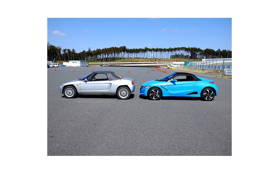 ホンダ S660 プロトタイプ 公開 ホンダの軽ミッドシップ 新旧比較 ビート と S660 を並べてみた 13枚目の写真 画像 レスポンス Response Jp ホンダ S660 プロトタイプ 公開 ホンダの軽ミッドシップ 新旧比較 ビート と S660 を並べてみた 13枚目の写真 画像 レスポンス Response Jp