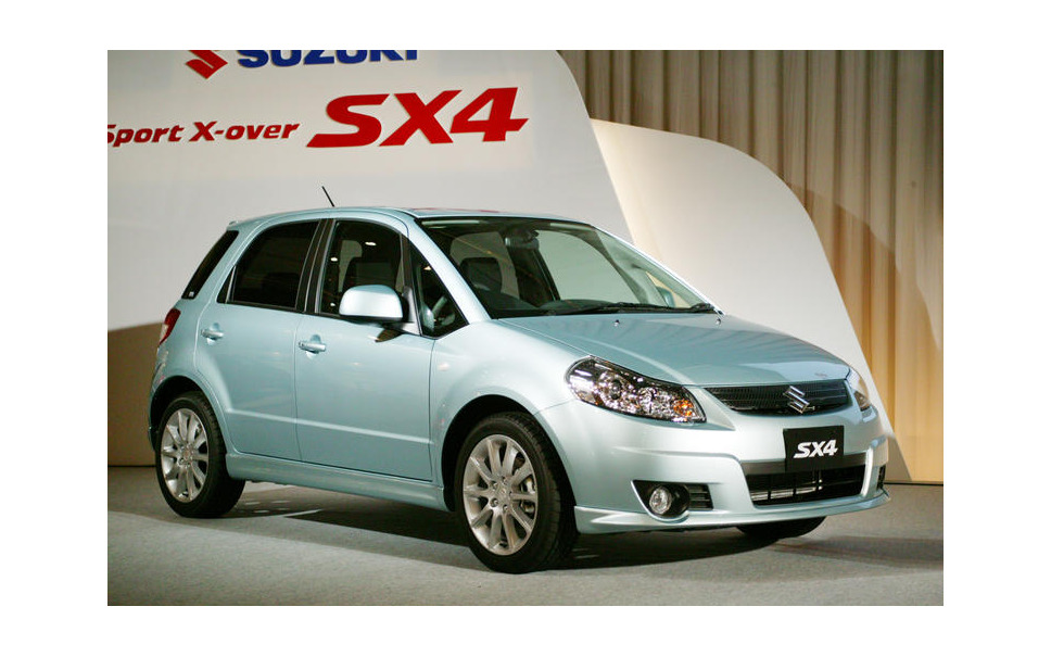 スズキ Sx4 発表 色使いもクロスオーバー 2枚目の写真 画像 レスポンス Response Jp