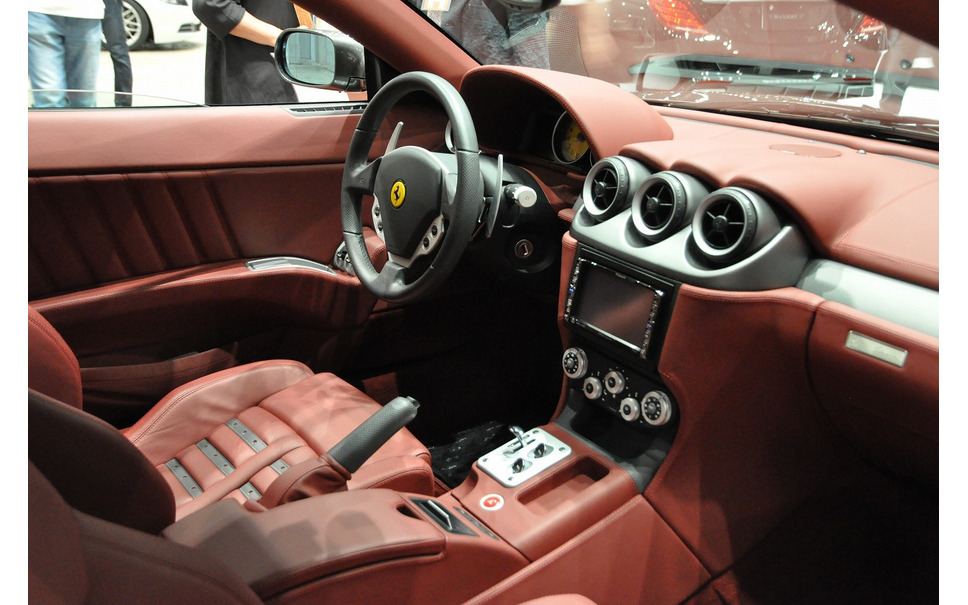 インポートカーショー15 ガリバーの高級車店リベラーラ ファン垂涎のスーパーカーを展示 写真蔵 23枚目の写真 画像 レスポンス Response Jp