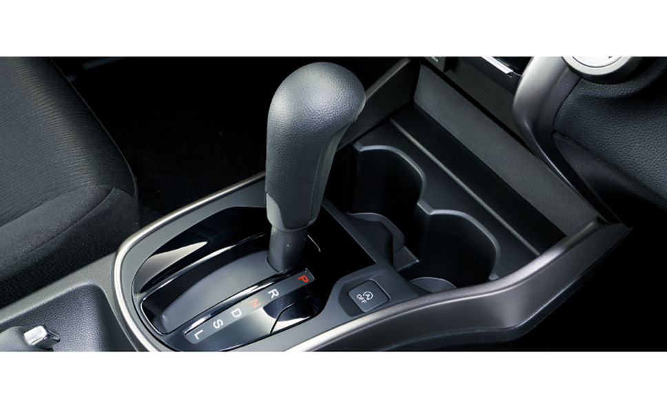 ホンダ グレイス にガソリンモデルを追加 1 5リットル I Vtec を搭載 9枚目の写真 画像 レスポンス Response Jp ホンダ グレイス にガソリンモデルを追加 1 5リットル I Vtec を搭載 9枚目の写真 画像 レスポンス Response Jp