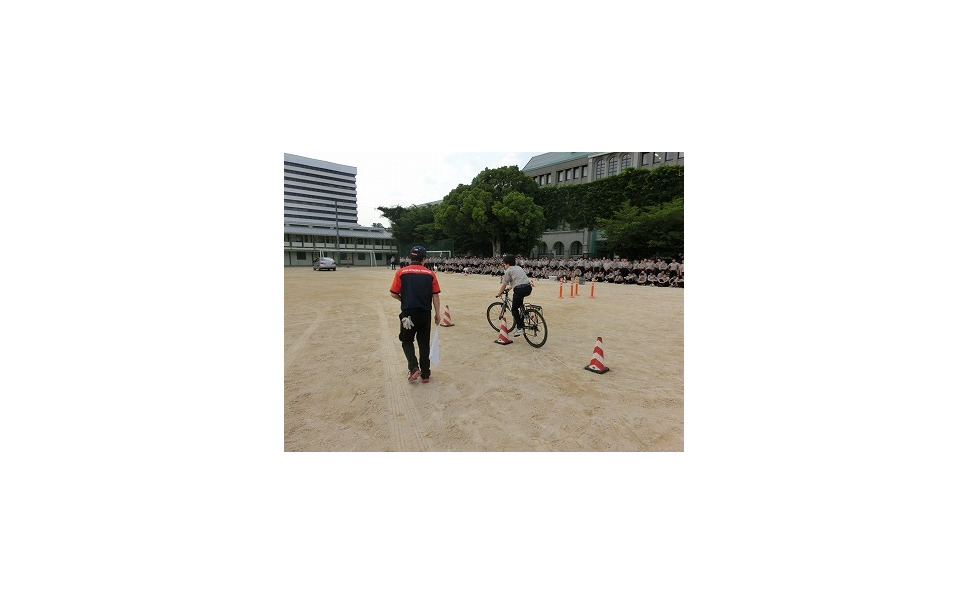 危険を実演で伝える Jaf京都による高校生向け自転車教室 2枚目の写真 画像 レスポンス Response Jp
