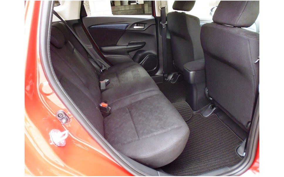 ホンダ シャトル ハイブリッド 試乗 走り 内装の質感でオススメは ハイブリッドx 青山尚暉 9枚目の写真 画像 レスポンス Response Jp