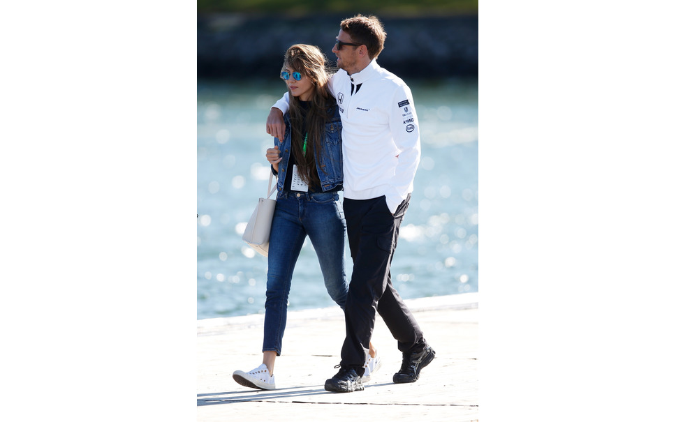 F1 バトン ジェシカ夫妻 休暇中に盗難被害 婚約指輪などが盗まれる 2枚目の写真 画像 レスポンス Response Jp F1 バトン ジェシカ夫妻 休暇中に盗難被害 婚約指輪などが盗まれる 2枚目の写真 画像 レスポンス Response Jp