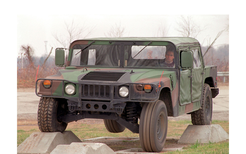 軍用車製造の米amゼネラル メルセデス Rクラス 受託生産を開始 4枚目の写真 画像 レスポンス Response Jp 軍用車製造の米amゼネラル メルセデス Rクラス 受託生産を開始 4枚目の写真 画像 レスポンス Response Jp