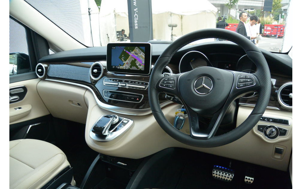 メルセデスベンツ Vクラス 新型発表 倖田來未さん 次の移動車にも ビデオメッセージ 6枚目の写真 画像 レスポンス Response Jp