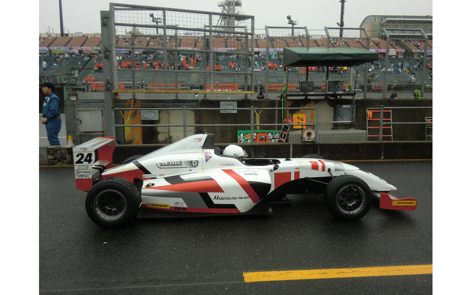 夢はルマン 41歳の社会人レーサーがfia F4に初参戦 4枚目の写真 画像 レスポンス Response Jp 夢はルマン 41歳の社会人レーサーがfia F4に初参戦 4枚目の写真 画像 レスポンス Response Jp