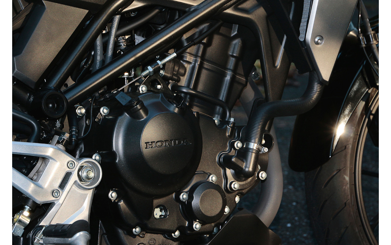 浦島ライダーの2輪体験記 ホンダ Cb250r は ドンドン格好良く見えてくる レスポンス Response Jp 浦島ライダーの2輪体験記 ホンダ Cb250r は ドンドン格好良く見えてくる レスポンス Response Jp