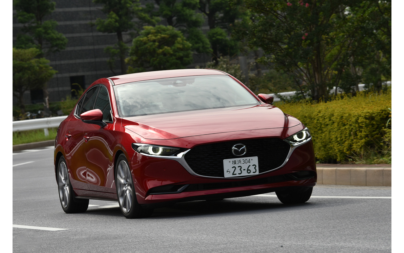 マツダ3新型 セダン（1.8 SKYACTIV-D）