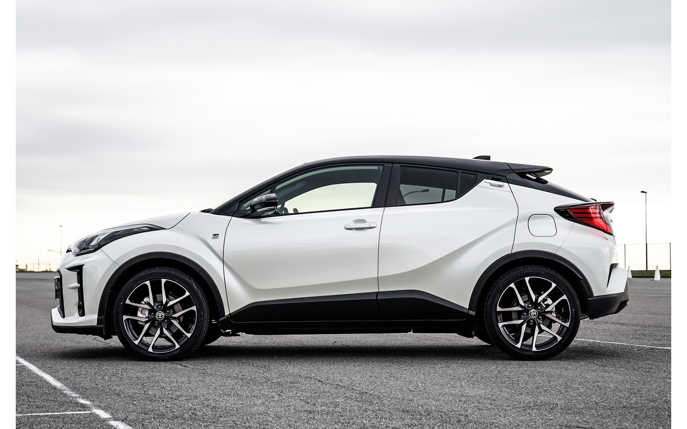 トヨタ C-HR GRスポーツ