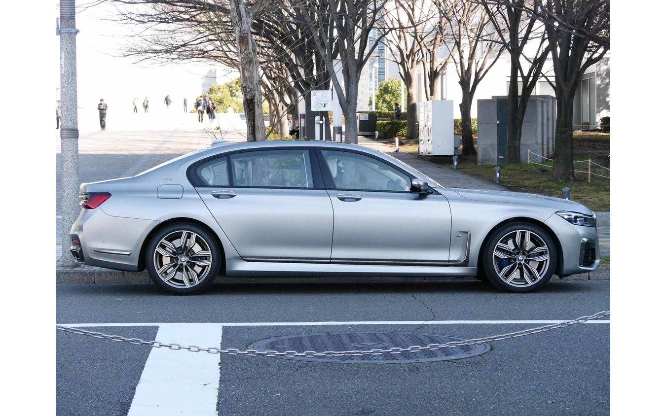 BMW 7シリーズ 新型（M760i xDrive）