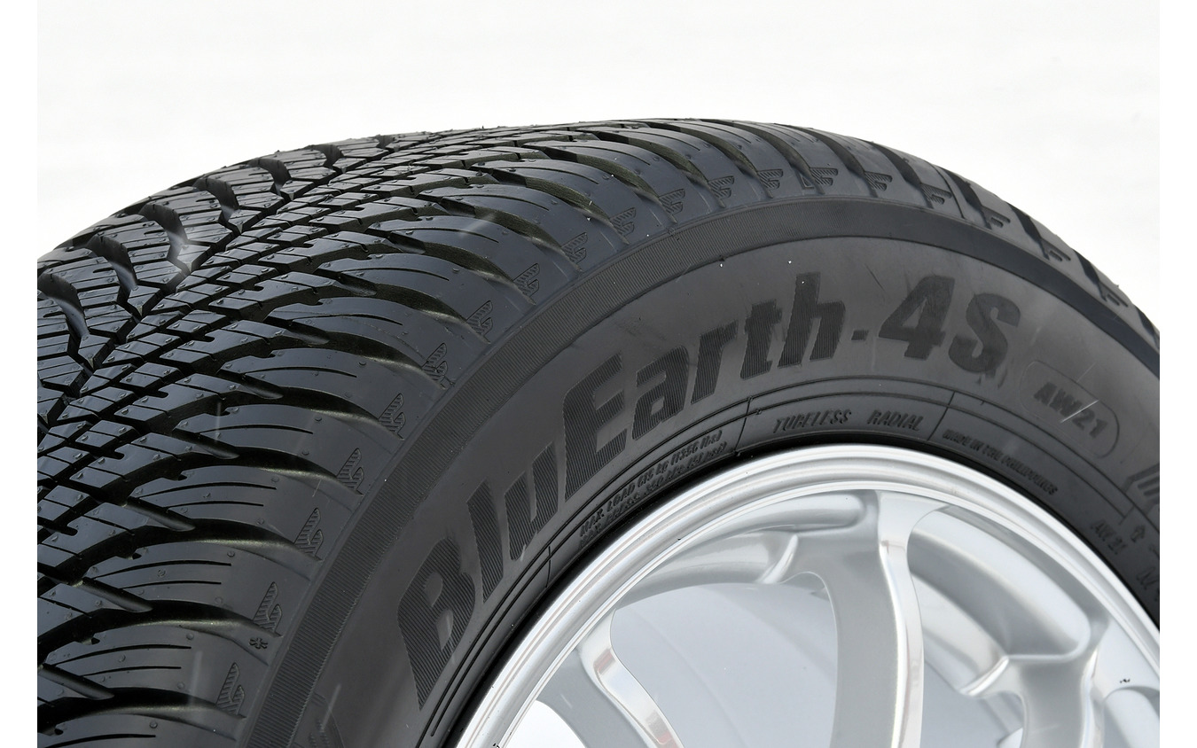 雪にも強いオールシーズンタイヤ「ブルーアース-4S AW21」