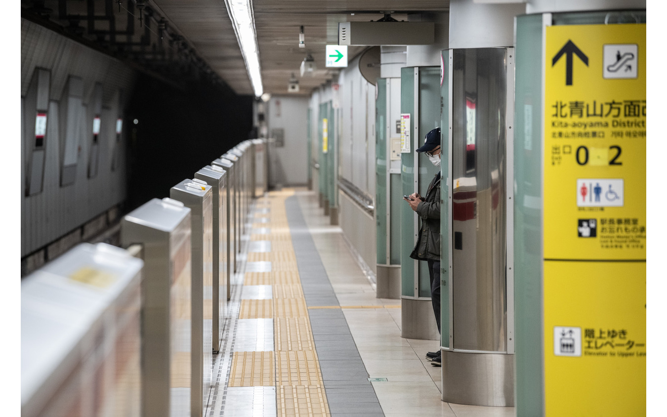 4月14日、都営地下鉄青山一丁目駅