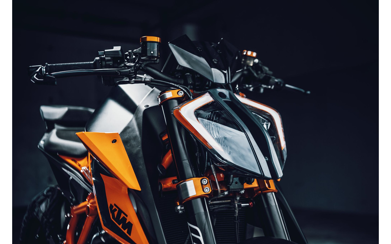 KTM 1290スーパーデュークR 海外試乗】完璧に調教された従順な KTM 1290スーパーデュークR 海外試乗】完璧に調教された従順な