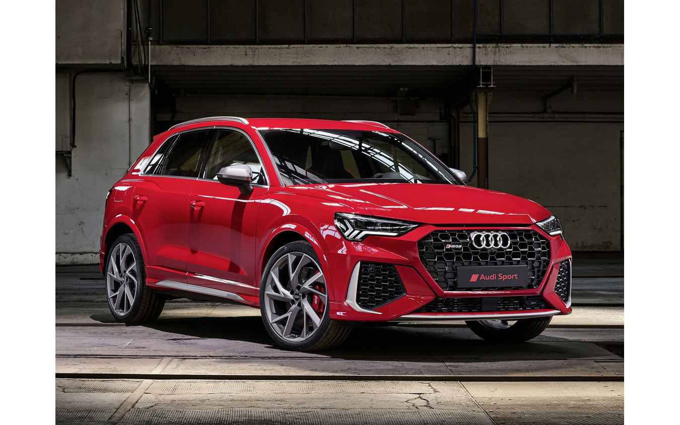 アウディ RS Q3 新型