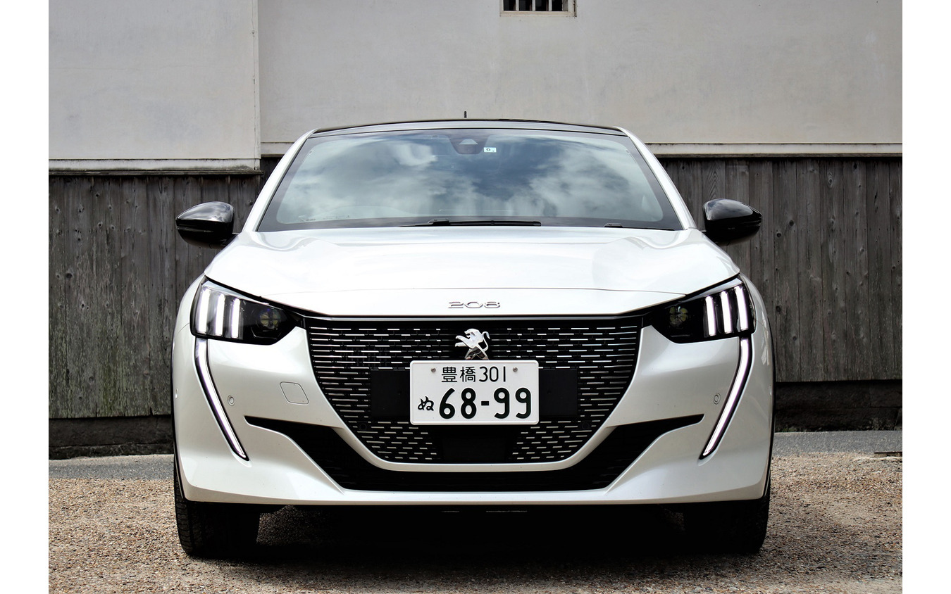 プジョー 208GT Line