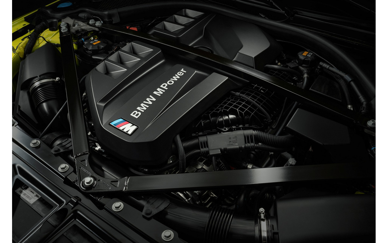 BMW M4クーペ 新型