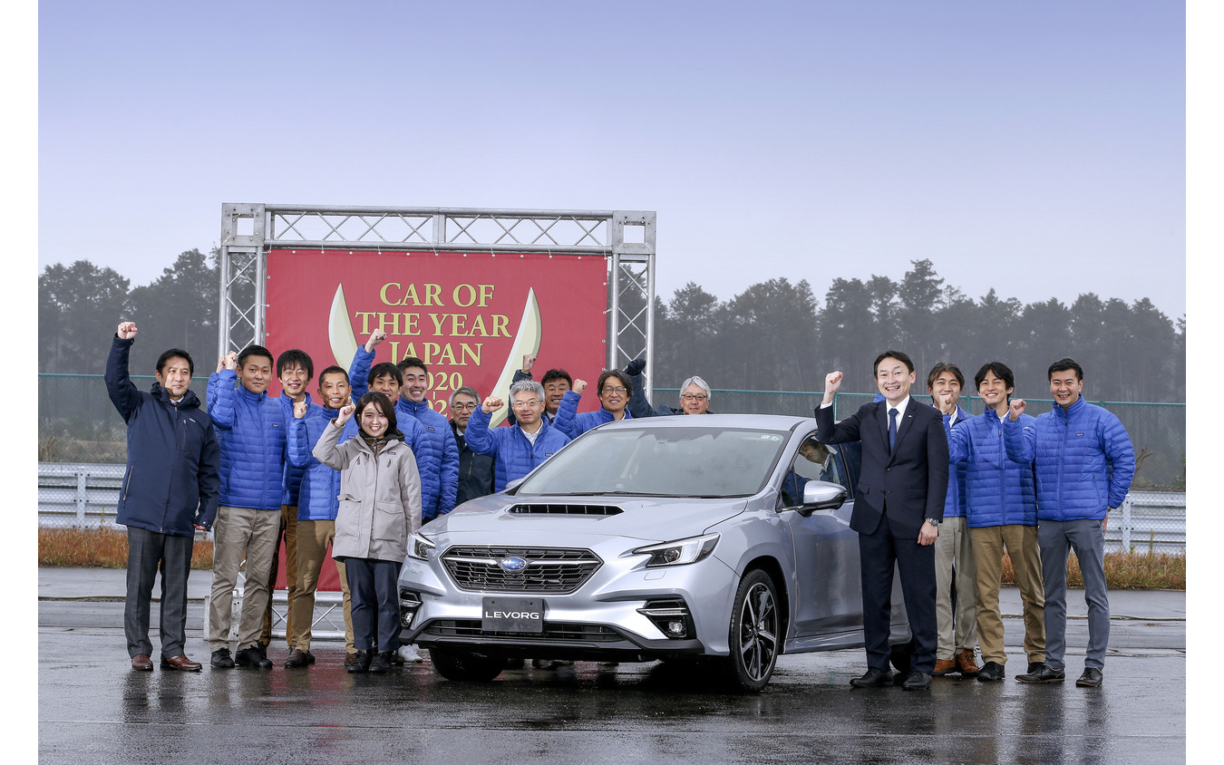 日本カー・オブ・ザ・イヤーはスバル・レヴォーグに