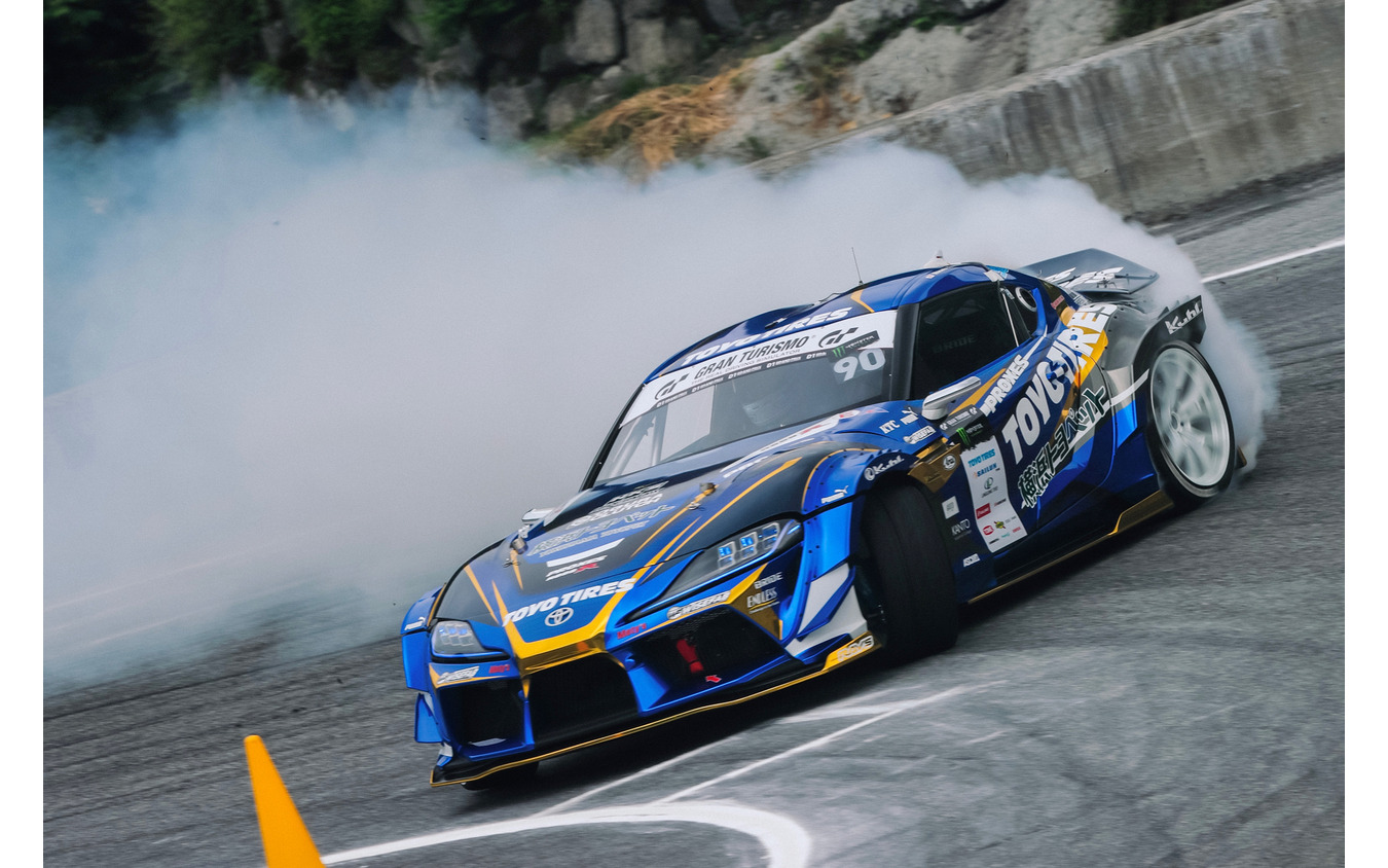 D1gp 最終戦 小橋正典が最年少チャンピオンに 最終戦で5勝目 有終の美 レスポンス Response Jp D1gp 最終戦 小橋正典が最年少チャンピオンに 最終戦で5勝目 有終の美 レスポンス Response Jp